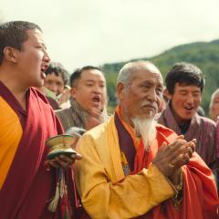 僧侣和枪 - 8CHkYDJFrBnQdmmyJCnxFVsVRL2.jpg